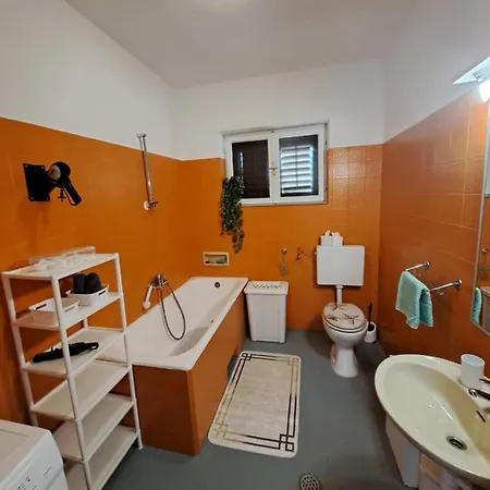 Ada Apartament Makarska
